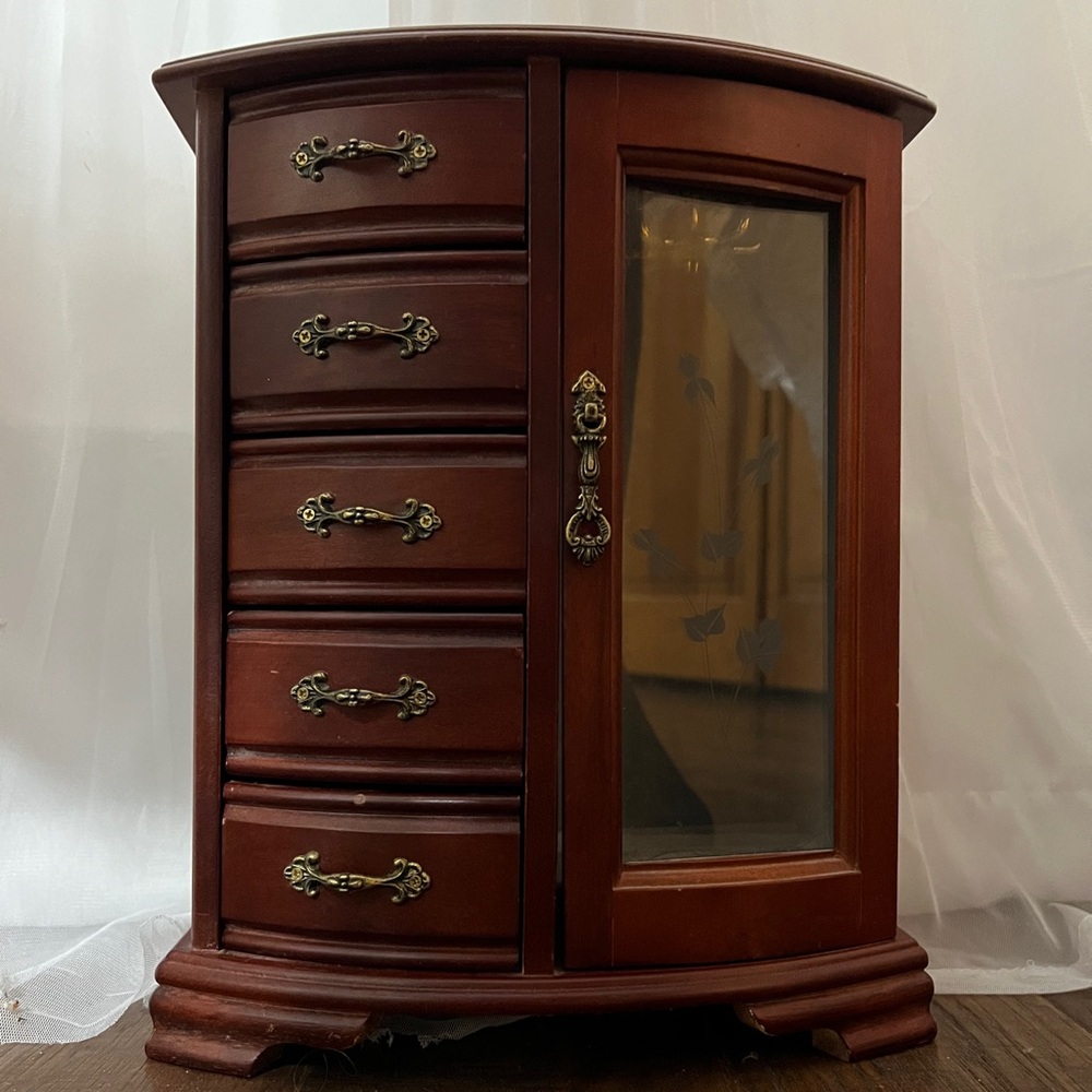 Wooden Jewelry Box measurement in photos